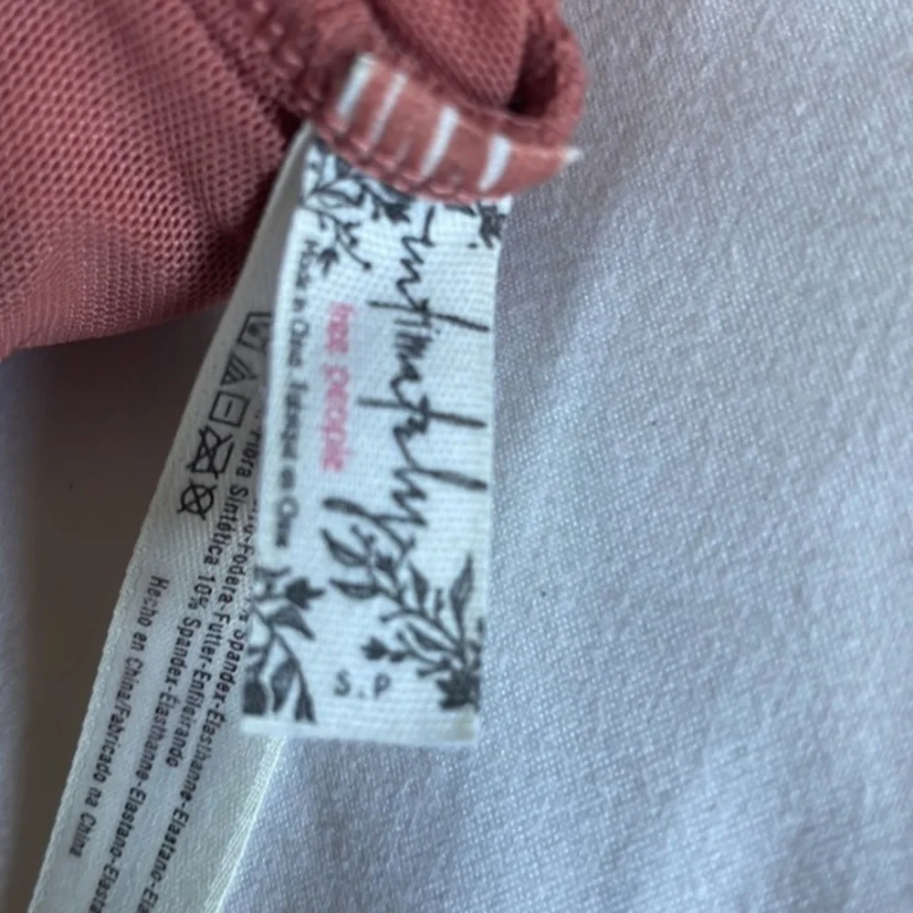 Free People bra bralette mauve lace sexy comfort size Small